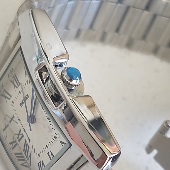 🎄NIB Fashion Watch (Women's)♀️ - Picture 2 of 7